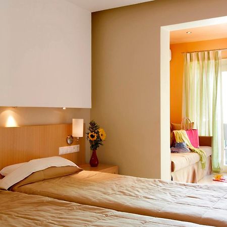 טרולוס Astoria Hotel מראה חיצוני תמונה