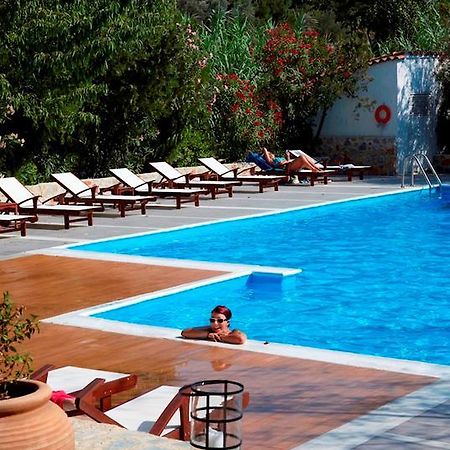 טרולוס Astoria Hotel מראה חיצוני תמונה