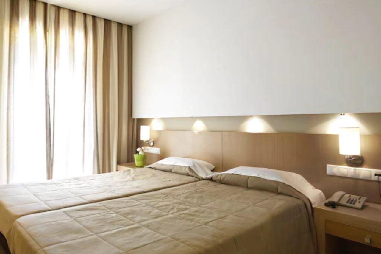 טרולוס Astoria Hotel מראה חיצוני תמונה
