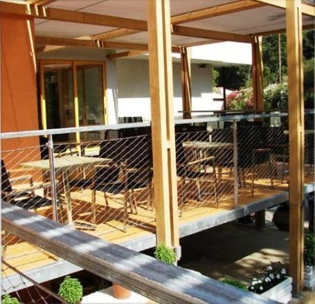 טרולוס Astoria Hotel מראה חיצוני תמונה