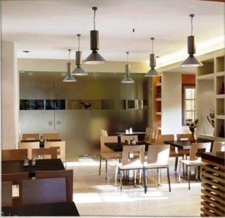 טרולוס Astoria Hotel מראה חיצוני תמונה