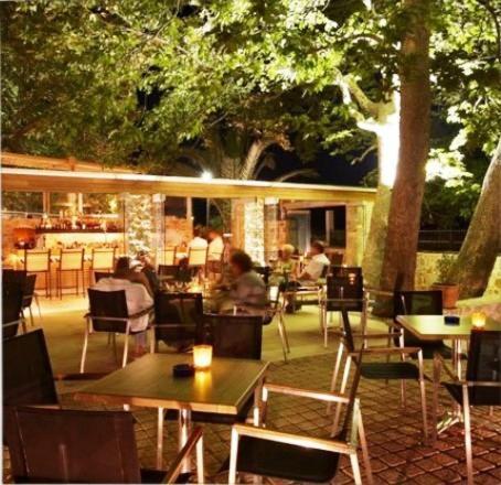 טרולוס Astoria Hotel מראה חיצוני תמונה