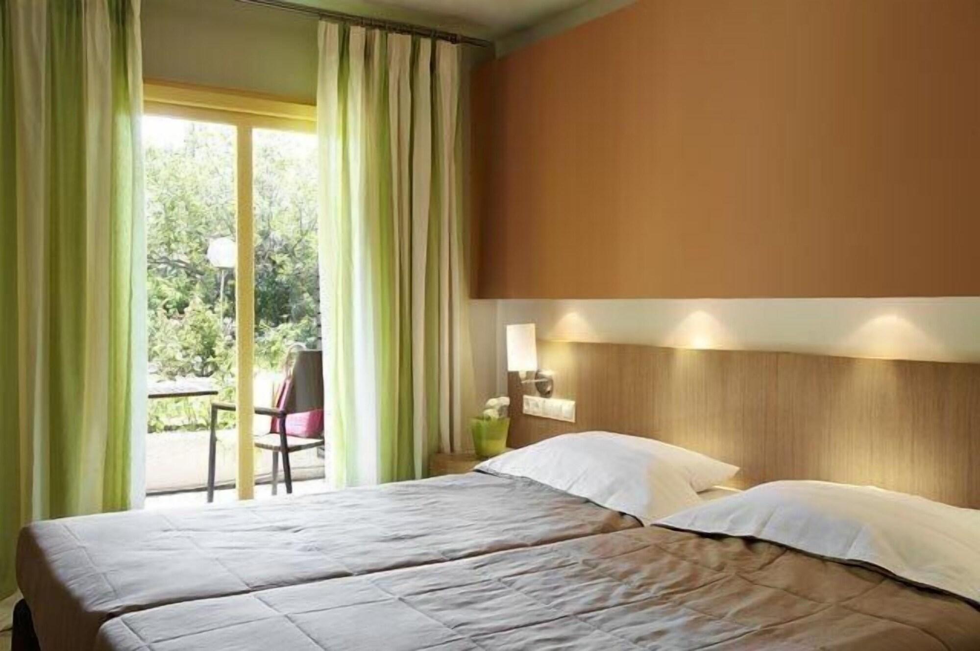 טרולוס Astoria Hotel מראה חיצוני תמונה
