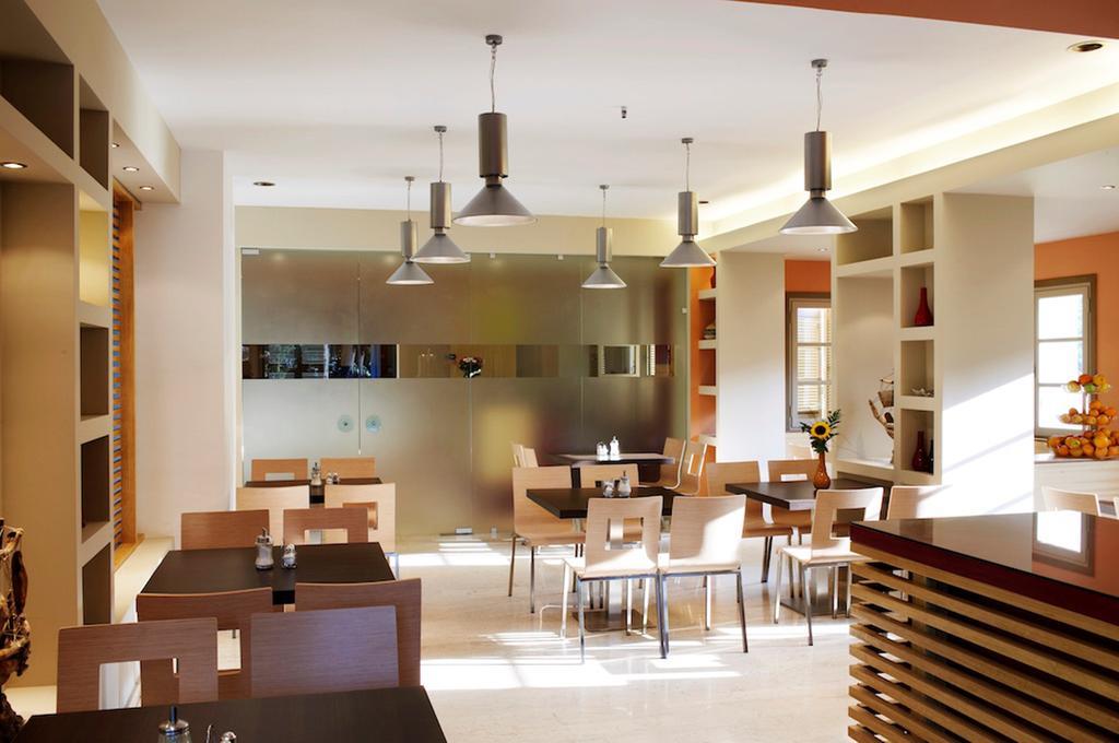 טרולוס Astoria Hotel מראה חיצוני תמונה