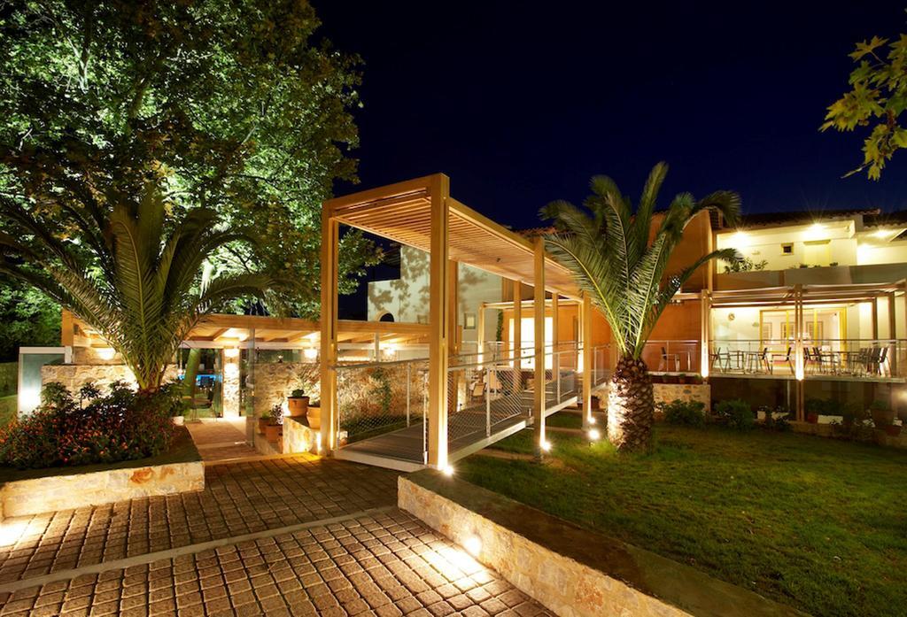 טרולוס Astoria Hotel מראה חיצוני תמונה